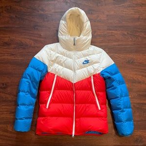 Nike Windrunner puffer Size Medium